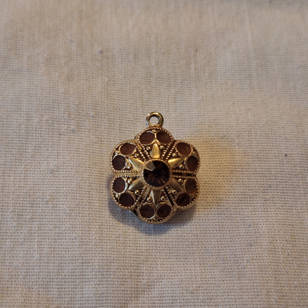 St Tropez Gold Pendant
